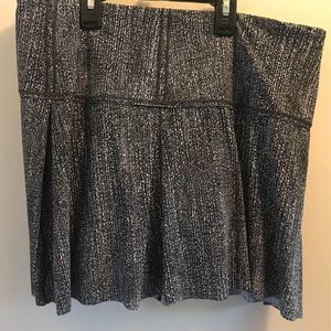 Lululemon Size 10 Black And White Pleated Skirt With Shorts Underneath Skorts